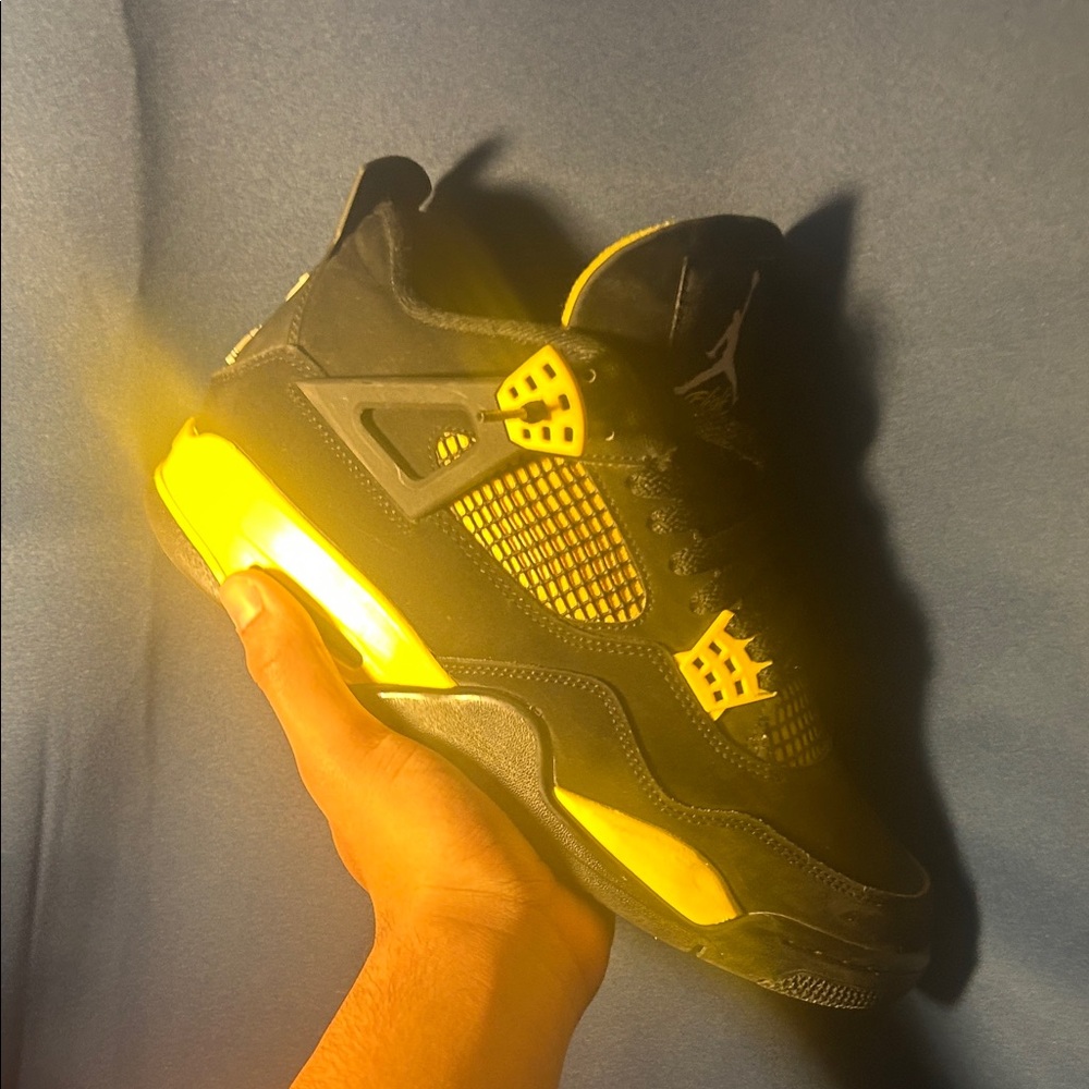 Jordan Men's Sneakers in Black and Yellow